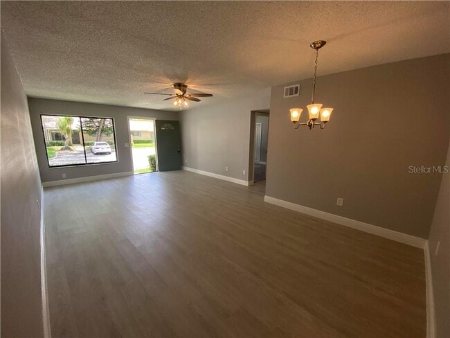 Building Photo - 725 Northlake Blvd