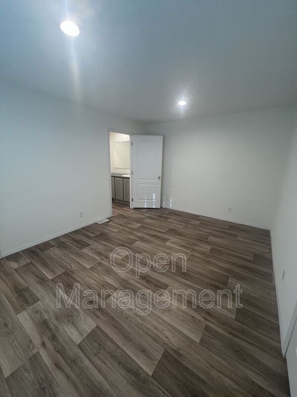 Foto del edificio - 18-1015 Gibraltor