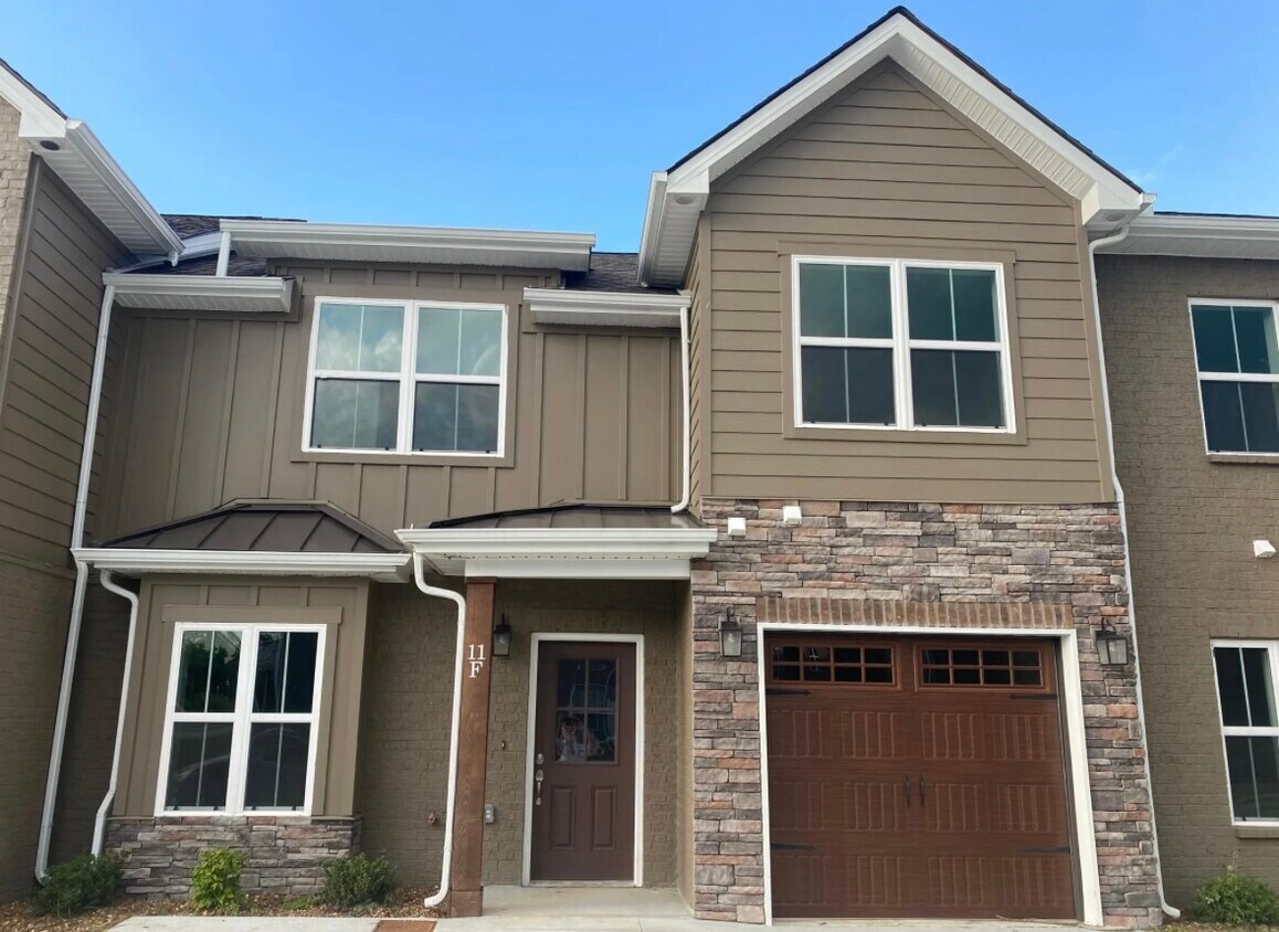 Foto principal - 967 Horse Mountain Rd