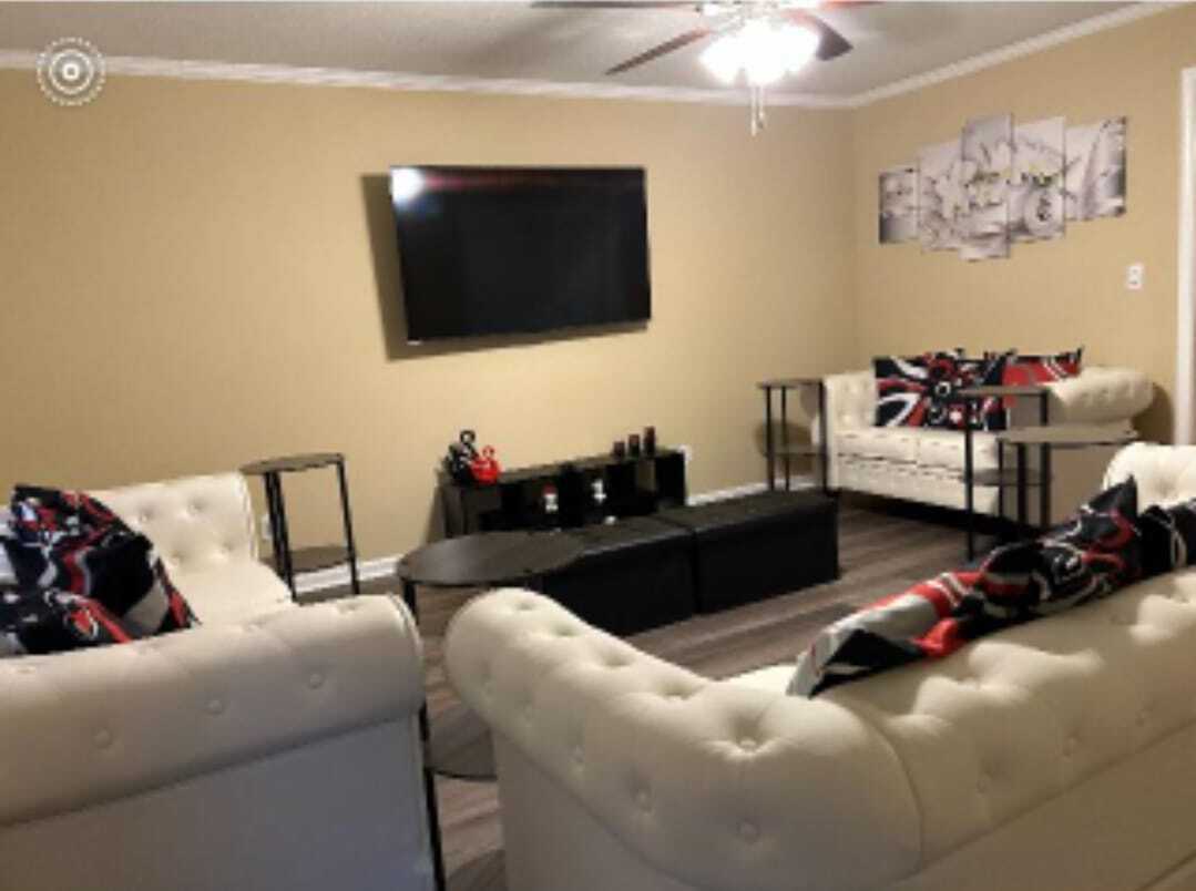 Living room - 11429 Oak Arbor Way
