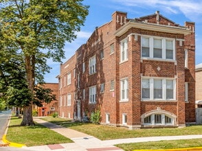 Building Photo - 1648 East Ave