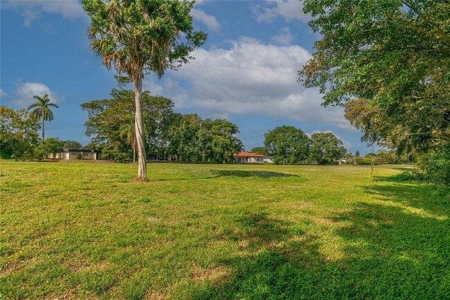 Foto del edificio - 4408 Woodland Cir