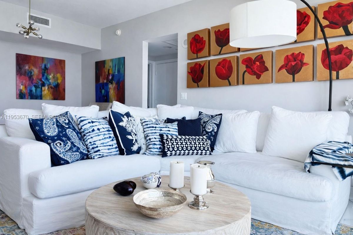 Building Photo - 951 Brickell Ave