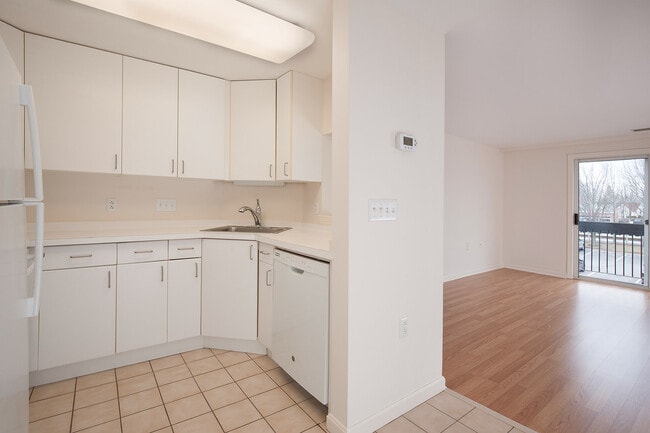 Brand new kitchen coming! - Concord Crossing