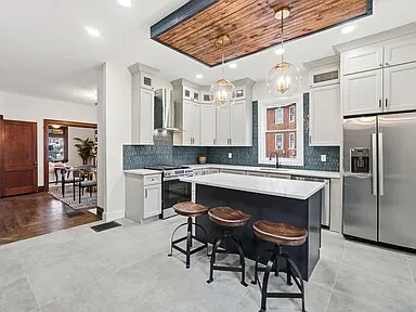 Foto del edificio - 402 E 18th St