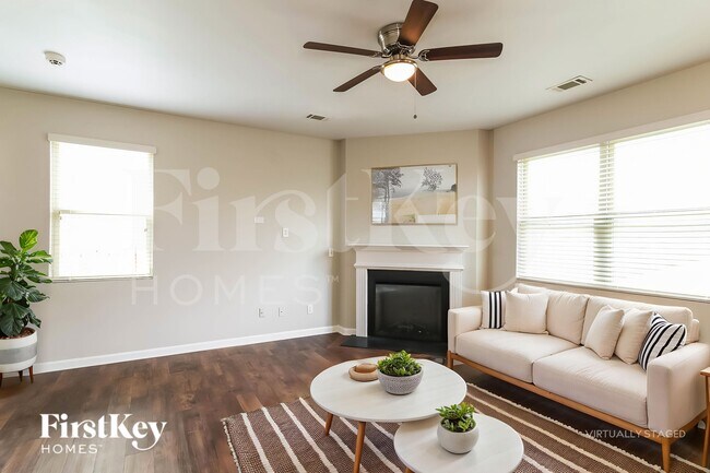 Foto del edificio - 5519 Luther Ct