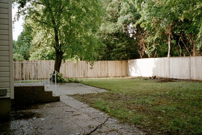 Building Photo - 741 Taylor Ave
