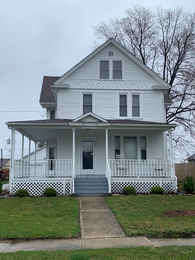 902 S Main St Unit B, Yorkville, IL 60560 Condo for Rent in Yorkville