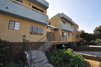 Building Photo - 12142 Oxnard St