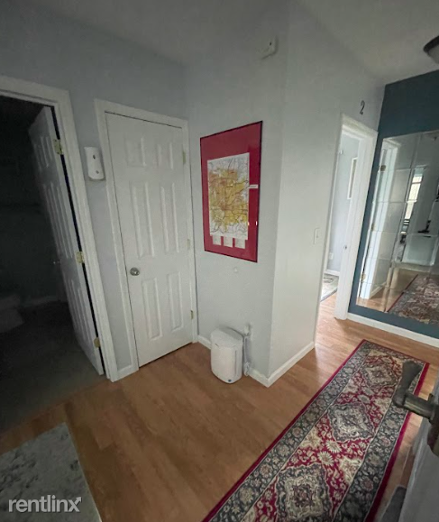 Building Photo - 4 br, 1 bath Duplex - 154 East Tompkins St...