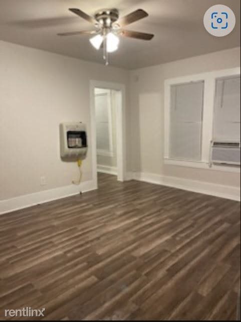 Building Photo - 2 br, 1 bath Duplex - 1312 Avenue C B