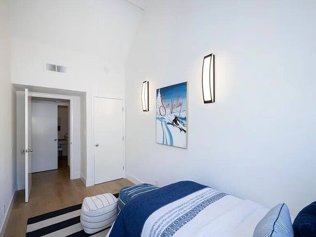Foto del edificio - 1861 Middlefield Rd