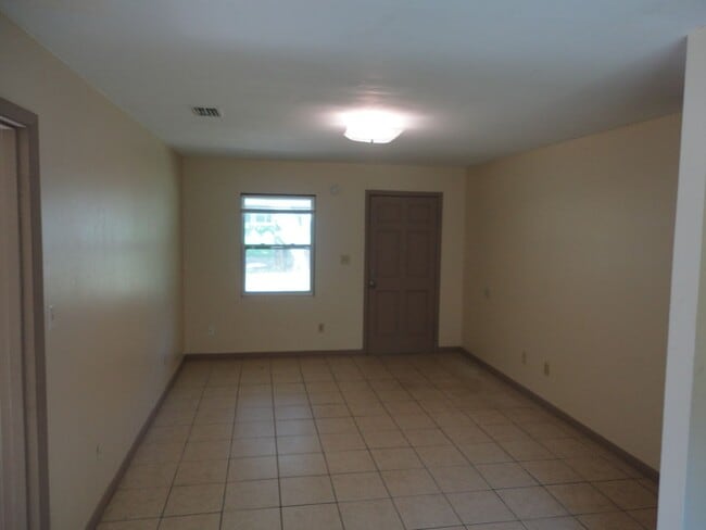 Foto del edificio - Nice 4 bedroom/2 Bathroom home