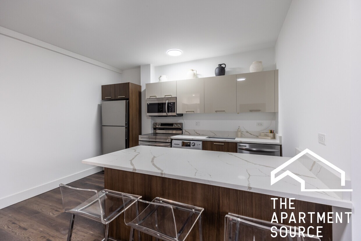 Photo - 1555 W Hollywood Ave