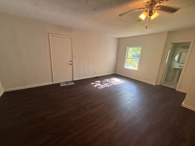 Building Photo - Tulsa Single Family Home for Rent 3 beds 2 bath
