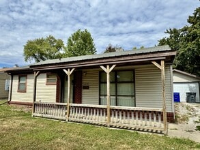 Building Photo - 1638 W Elm St