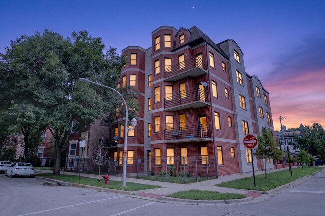 Foto del edificio - 4755 S St Lawrence Ave