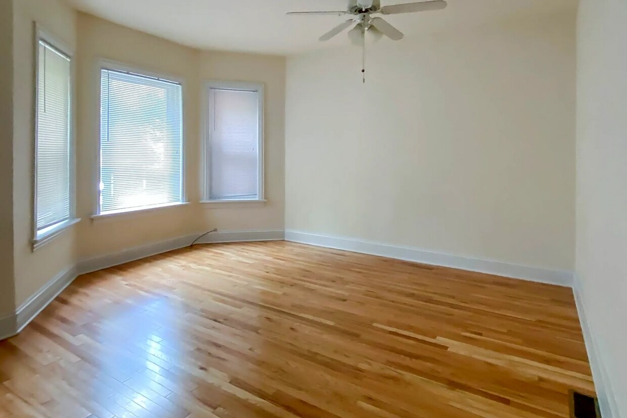 Foto principal - 3820 N Sheffield Ave