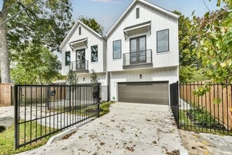 Building Photo - 810 Mansfield St