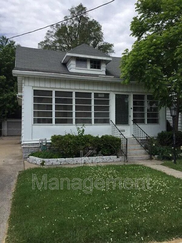 Foto principal - 4431 Commonwealth Ave