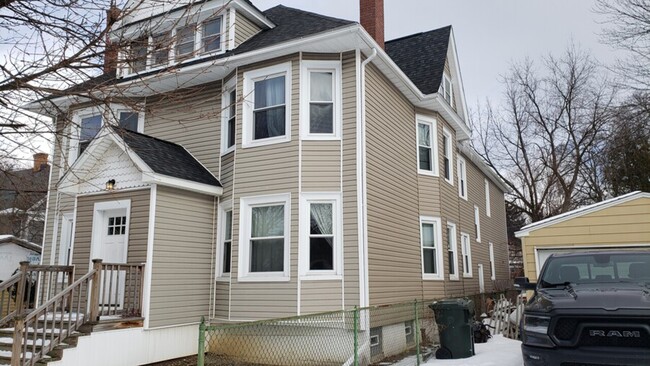 Building Photo - 145 Bryant St