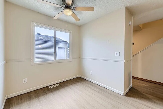 Foto del edificio - 455 107th Ln NW