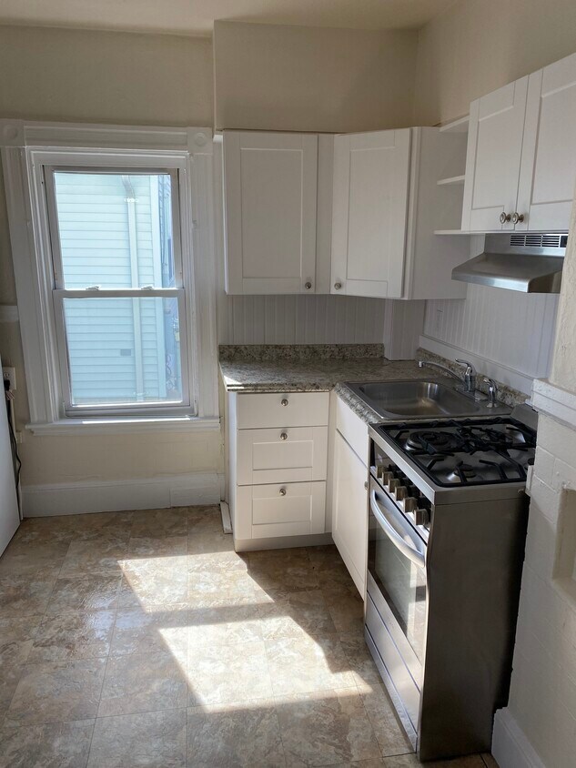 Primary Photo - 143 Campbell Ave
