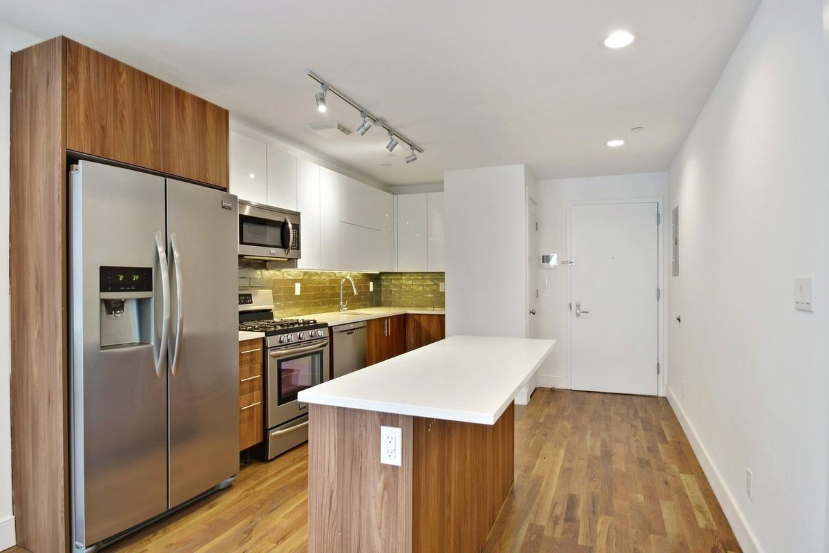 Foto principal - 1288 E 19th St