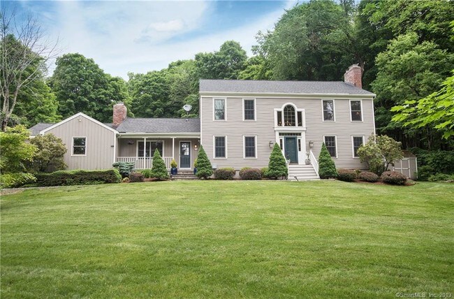 Foto del edificio - 204 Spring Valley Rd