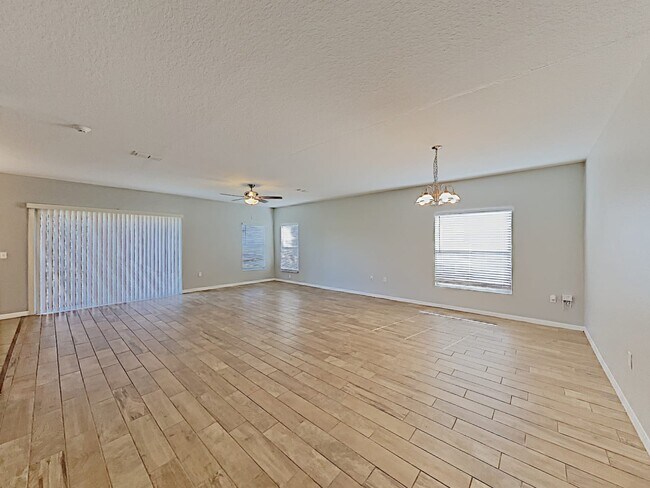 Building Photo - 3121 Dasha Palm Dr