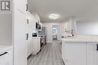 Building Photo - 115 Omni Dr