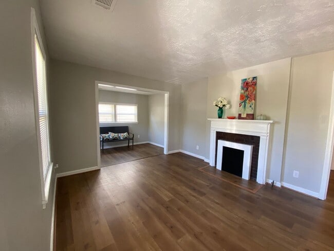 Building Photo - 52 Pelham Heights