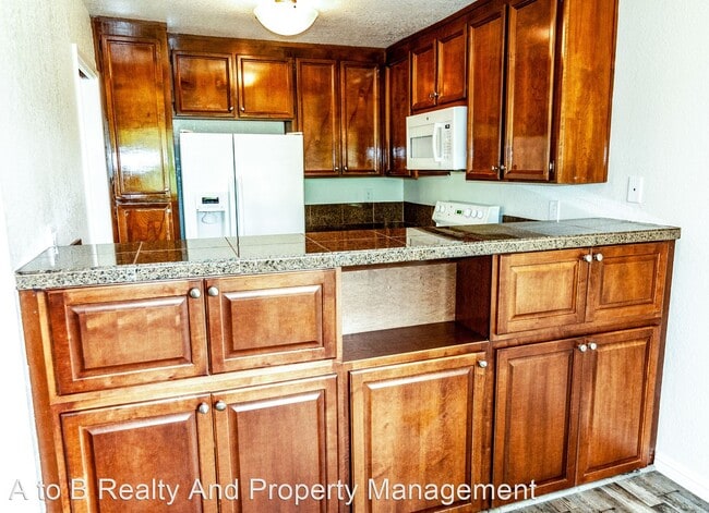 Building Photo - 2 br, 2 bath House - 5691 Makati Cir, #E