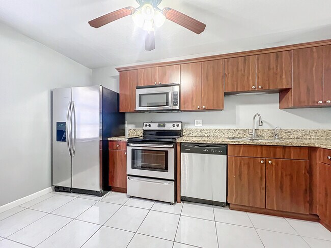 Foto del edificio - 5775 Fernley Dr W