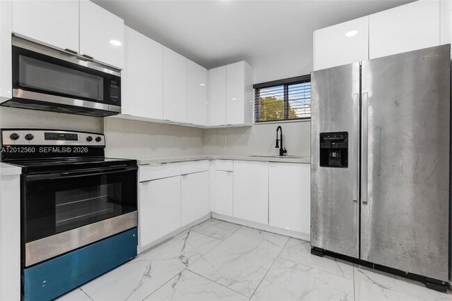 Foto del edificio - 4520 SW 25th St