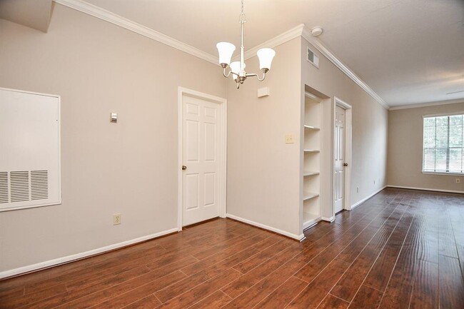 Foto del edificio - 2255 Braeswood Park Dr