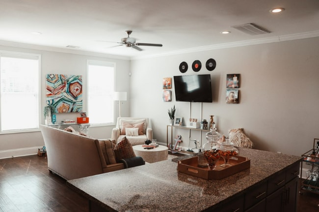 Building Photo - 102 Far View Dr