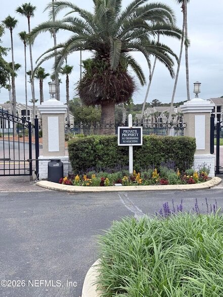 Foto del edificio - 425 Timberwalk Ct