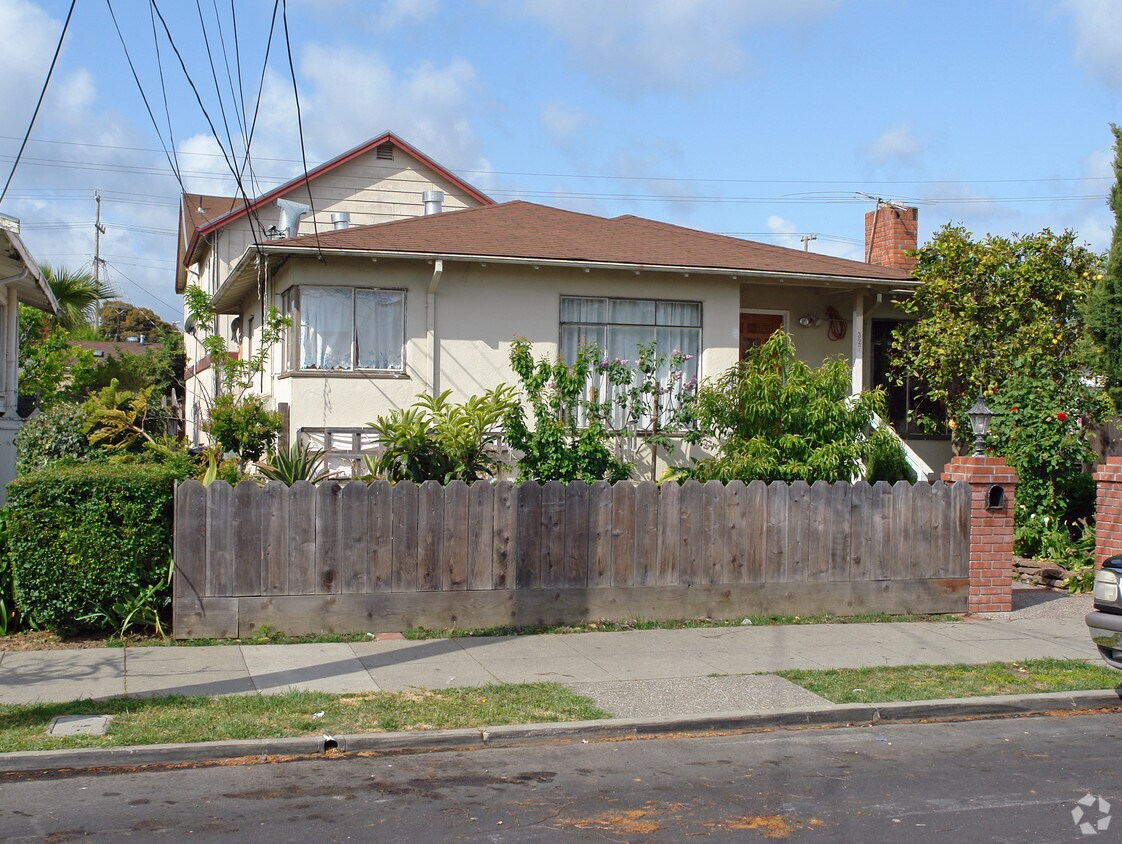 Primary Photo - 327 N Eldorado St