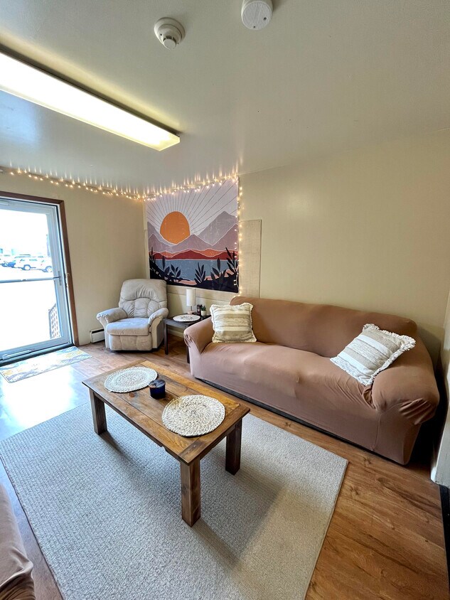 884 Wayne Ave Unit Back middle apartment, Indiana, PA 15701