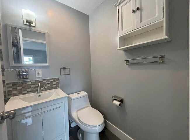 Foto del edificio - 11001 SW 56th St