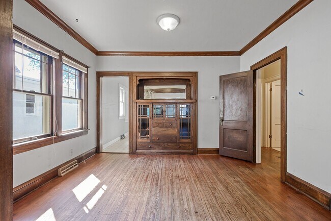 Foto del edificio - MUST SEE 5BD/2BA House close to U of M! Avail. 9/1/26!