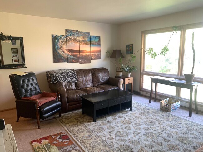 Building Photo - 3536 S 77th St