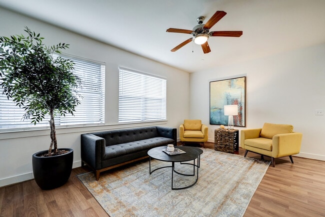 Foto del edificio - 2137 Pelham Dr