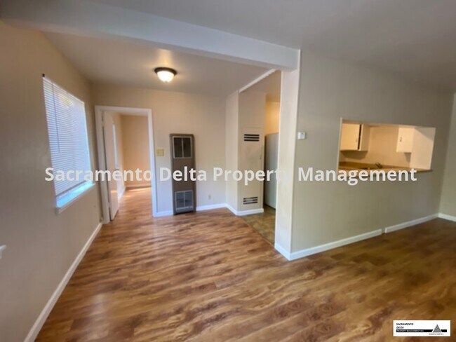Building Photo - 4539 V St
