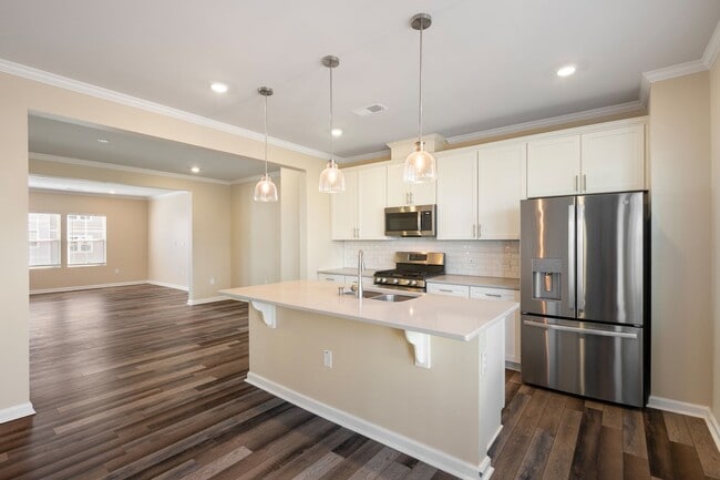 Foto del edificio - Beautiful 4-Bedroom Home Centrally Located in the Triangle!