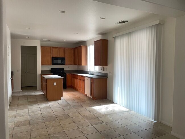 Foto del edificio - 15775 Barrel Cactus Ln