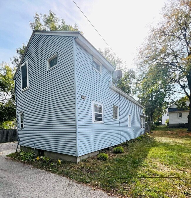 Foto del edificio - 1023 Hermitage St SE