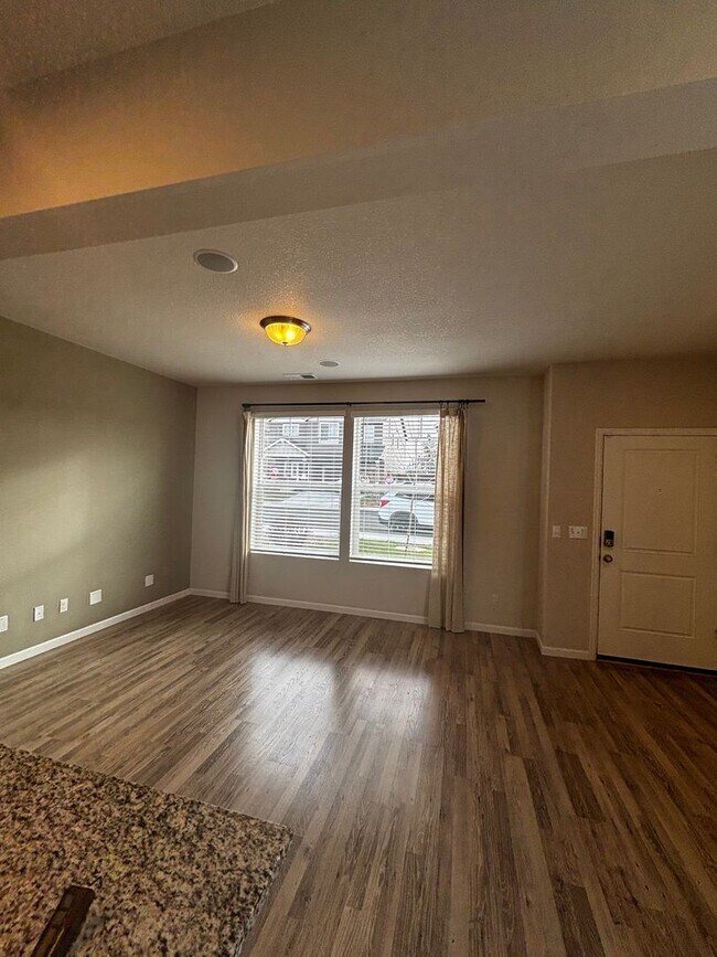 Foto del edificio - Newer SE 3 Bdrm House, All Appliances incl W/D, Air Cond, Community Pool, Double Garage