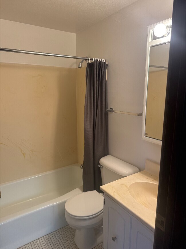 Foto del edificio - 5858 Anthony Pl